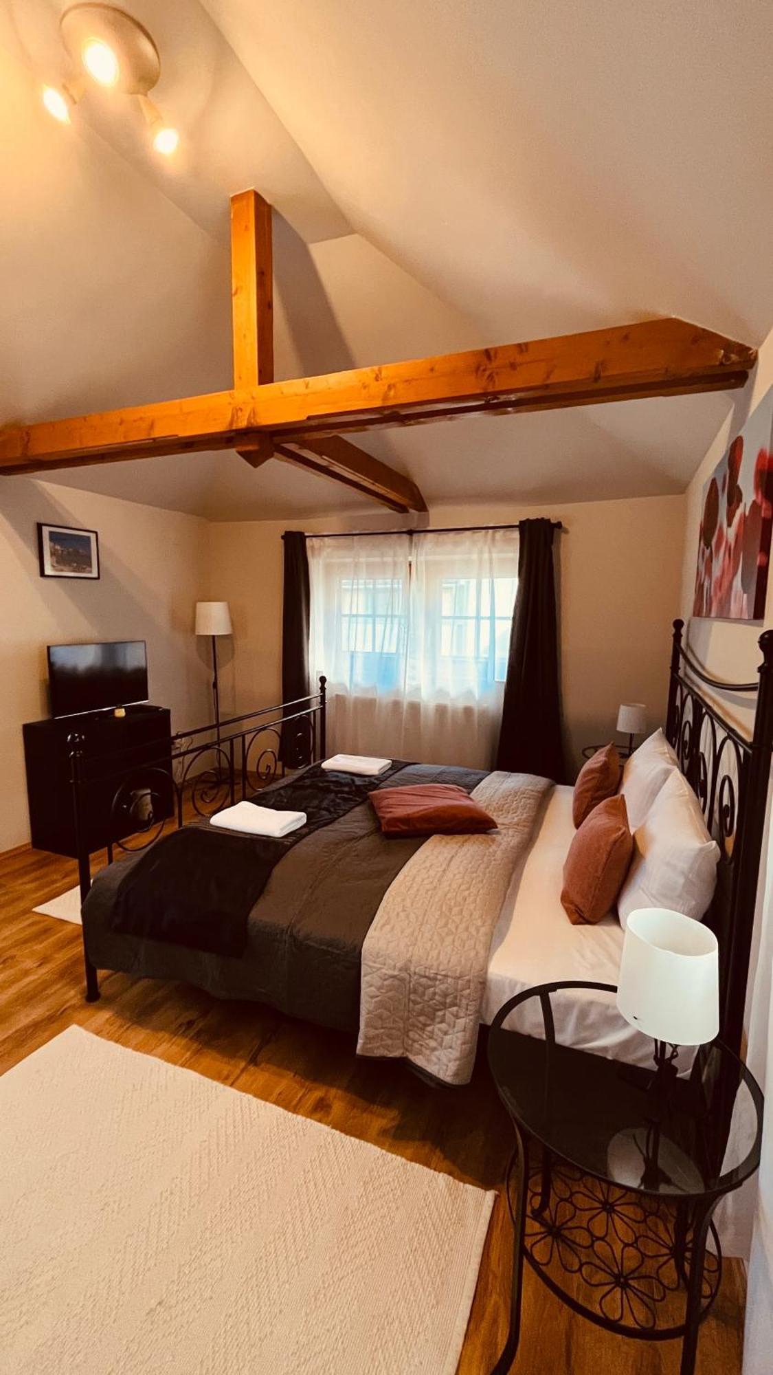 Strigonia Apartman Esztergom Eksteriør billede